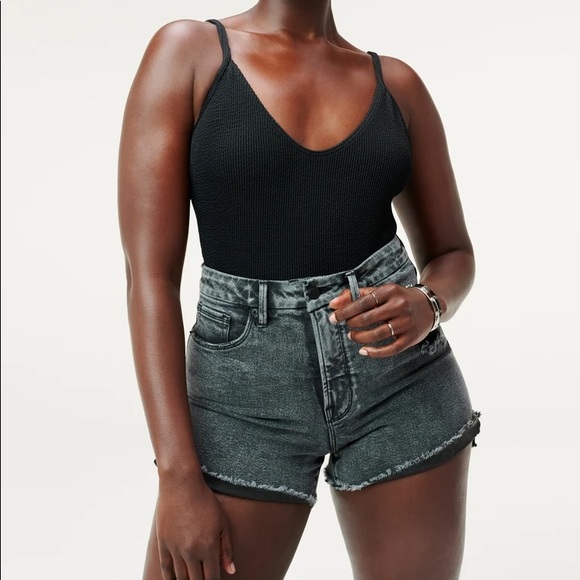 Good American Always fits one Piece - Picture 4 of 11